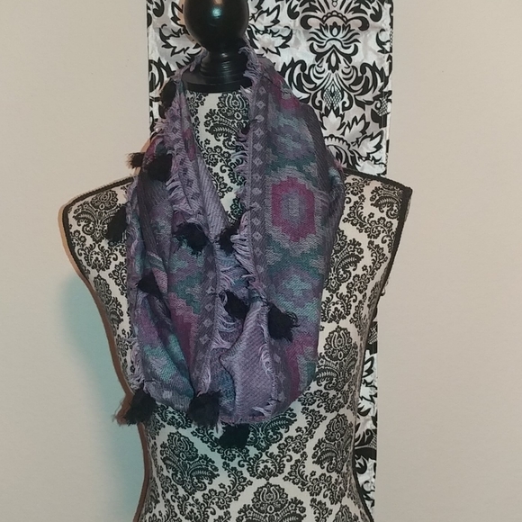 Tribal infinity scarf - Picture 4 of 8